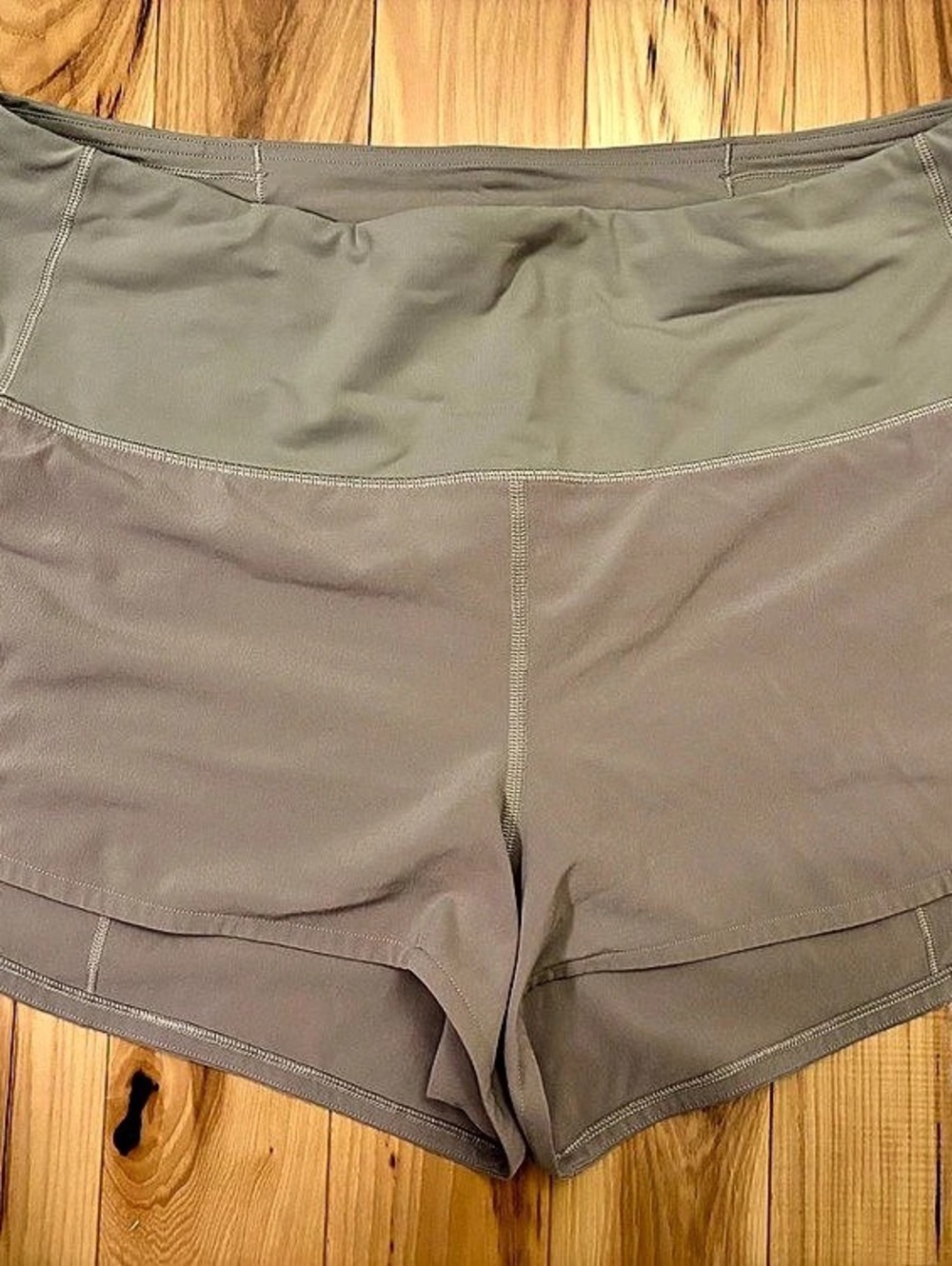 Lululemon Speed Up Short High-Rise 4" Gray